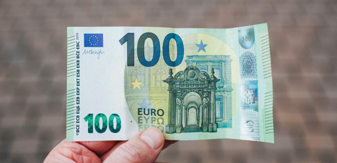 Dalin 100 eurot për 46 mijë studentë